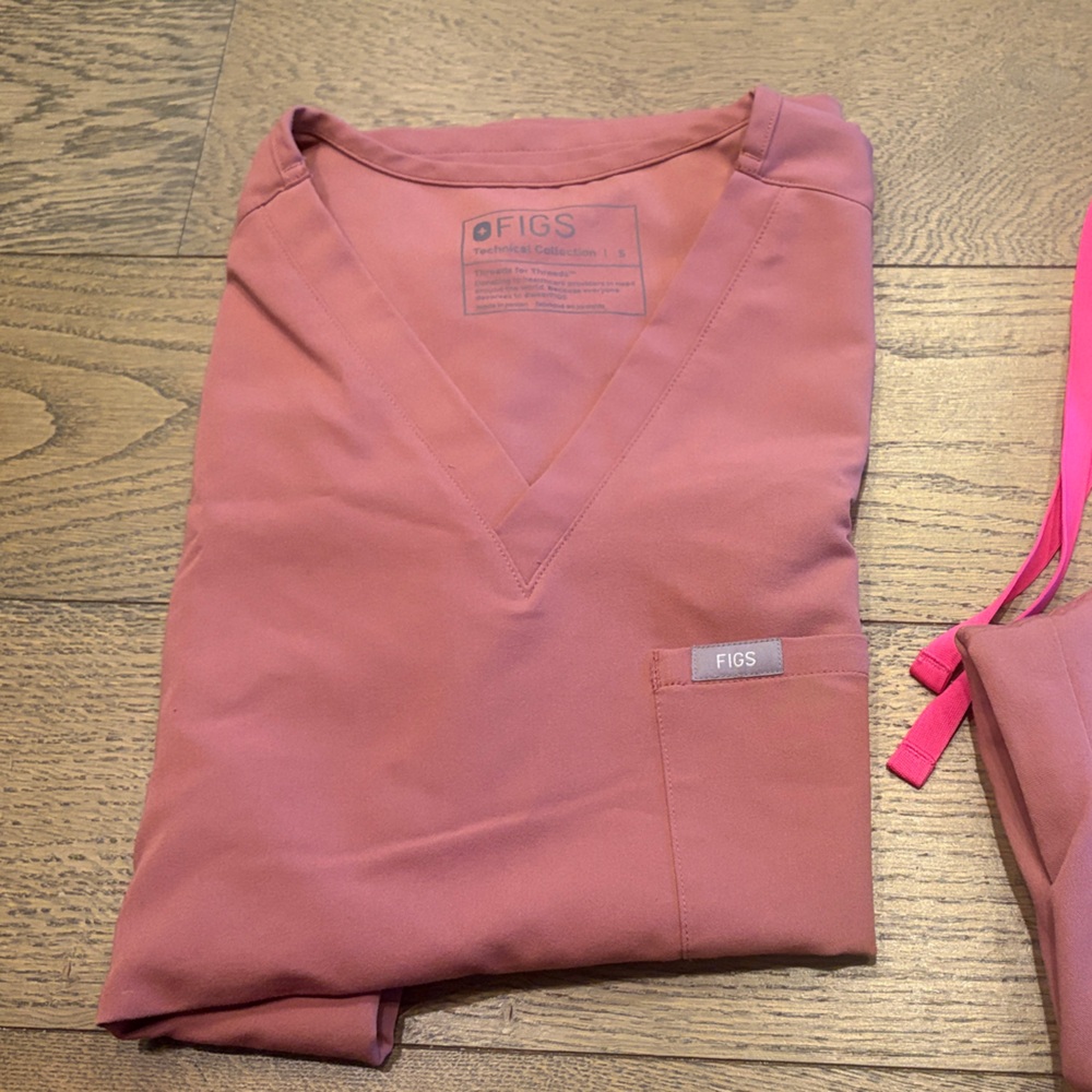 Figs mauve Scrub set